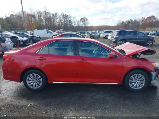 Toyota Camry Le Image 14