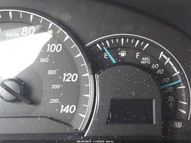 Toyota Camry Le Image 15