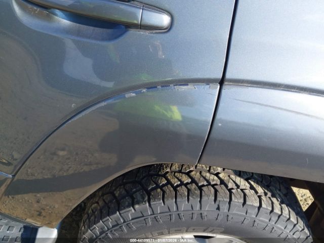 Toyota 4Runner Limited V8 Image 8