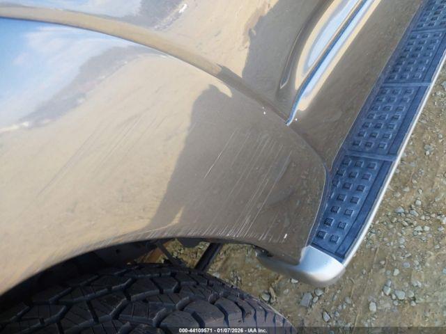 Toyota 4Runner Limited V8 Image 11