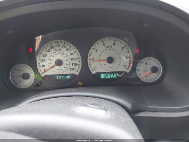 Chrysler Town & Country Touring Image 8