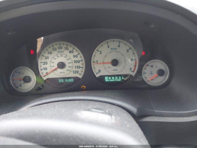 Chrysler Town & Country Touring Image 8