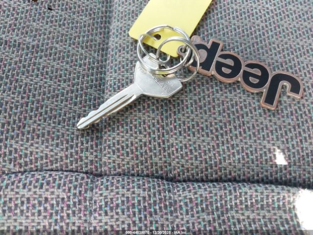 Jeep Cherokee Sport Image 8