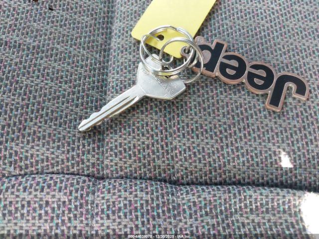 Jeep Cherokee Sport Image 8