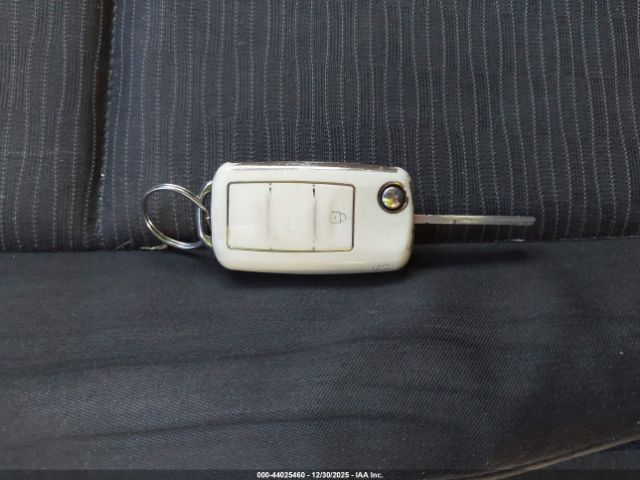 Volkswagen Tiguan S Image 5