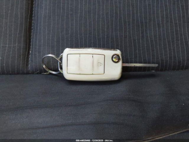 Volkswagen Tiguan S Image 5