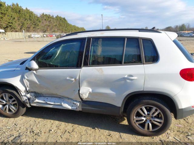 Volkswagen Tiguan S Image 12