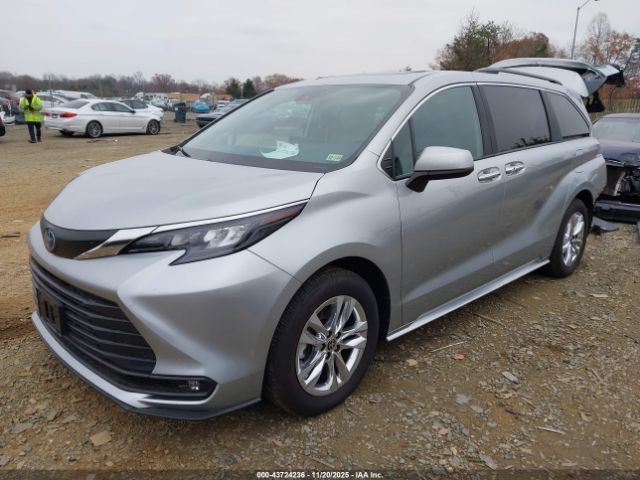 Toyota Sienna Xle Image 9