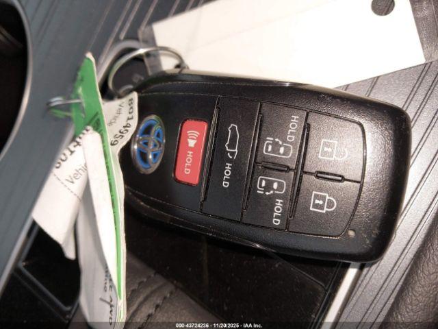 Toyota Sienna Xle Image 16