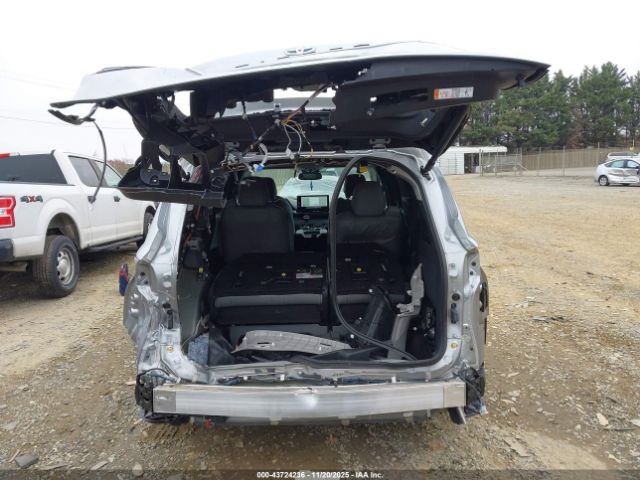 Toyota Sienna Xle Image 6