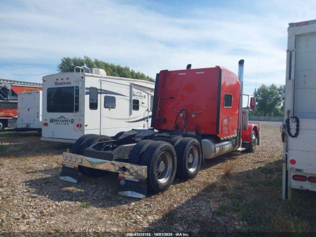 Peterbilt 389 Image 5