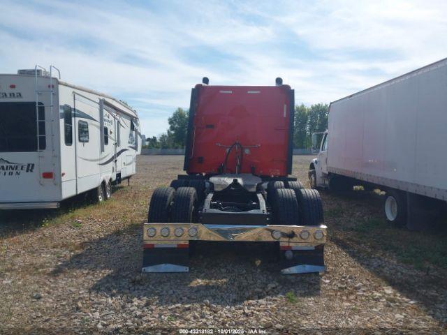 Peterbilt 389 Image 14