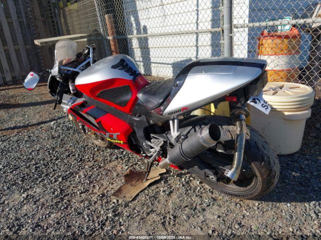 Honda Rvt1000 R Image 3