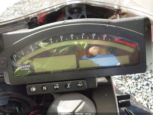 Honda Rvt1000 R Image 6