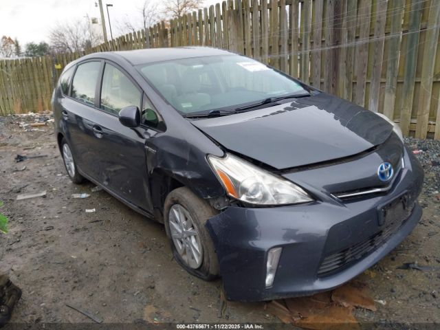 Toyota Prius v Three Image 1