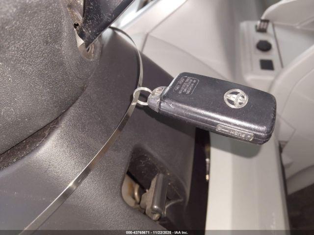 Toyota Prius v Three Image 16