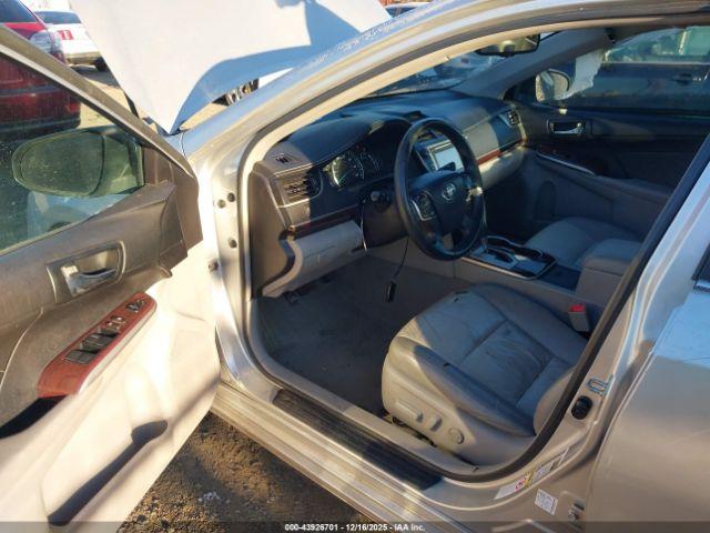 Toyota Camry Xle Image 13