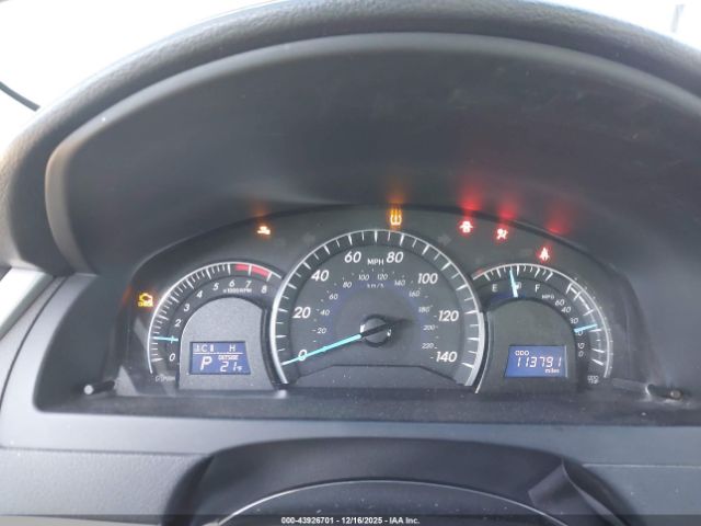 Toyota Camry Xle Image 11