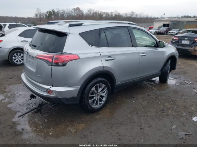 Toyota RAV4 Le Image 15