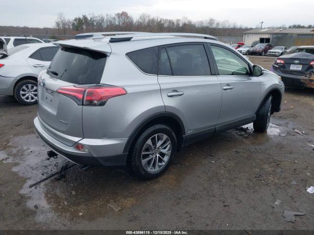 Toyota RAV4 Le Image 15