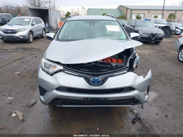 Toyota RAV4 Le Image 2