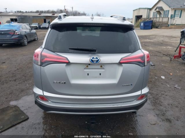 Toyota RAV4 Le Image 6