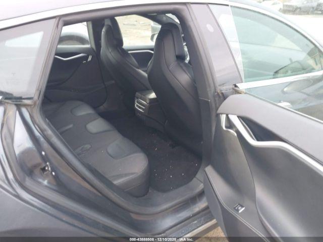 Tesla Model S Image 7