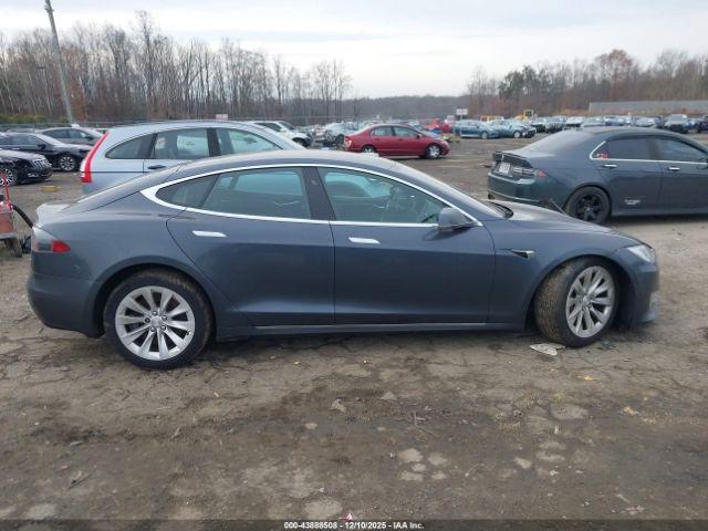 Tesla Model S Image 17