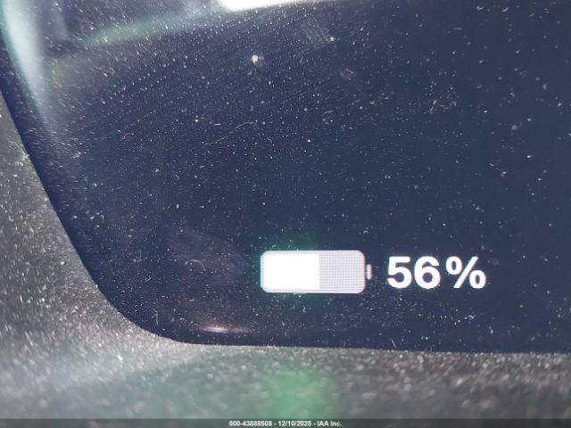 Tesla Model S Image 11