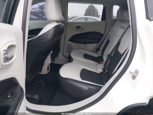 Jeep Compass Sun And Wheel Fwd Image 14