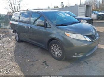  Salvage Toyota Sienna