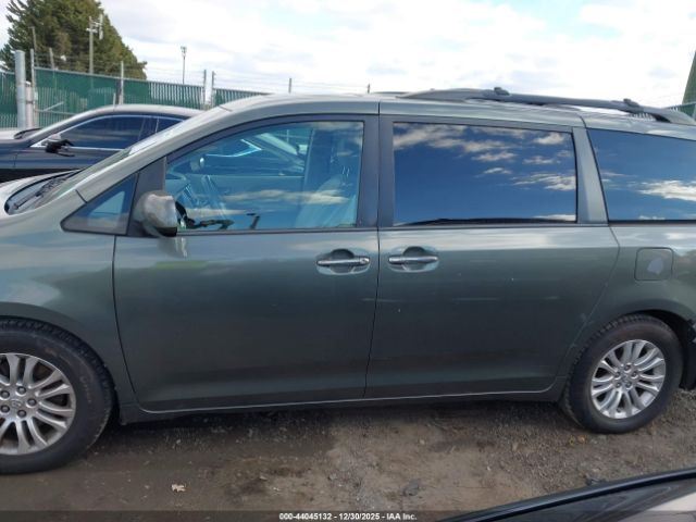Toyota Sienna Xle V6 8 Passenger Image 14