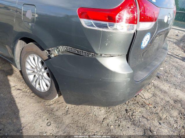 Toyota Sienna Xle V6 8 Passenger Image 15