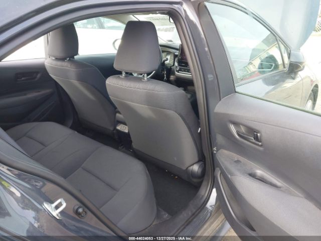 Toyota Corolla Le Image 4