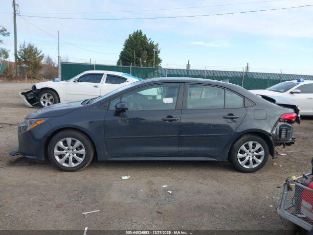 Toyota Corolla Le Image 2