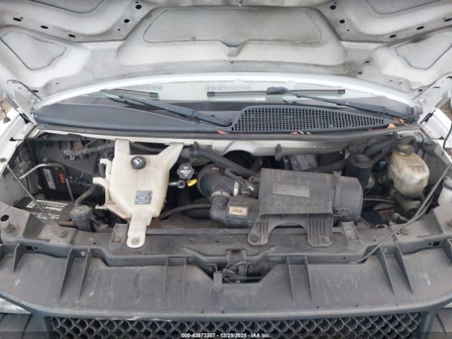 Chevrolet Express Work Van Image 11