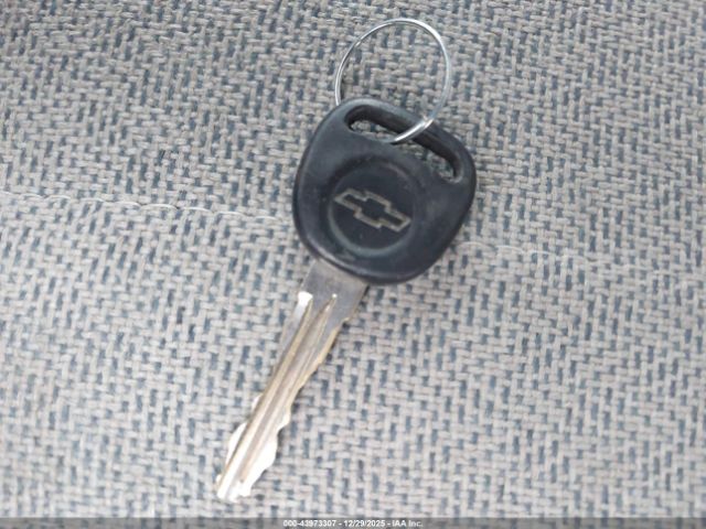 Chevrolet Express Work Van Image 12