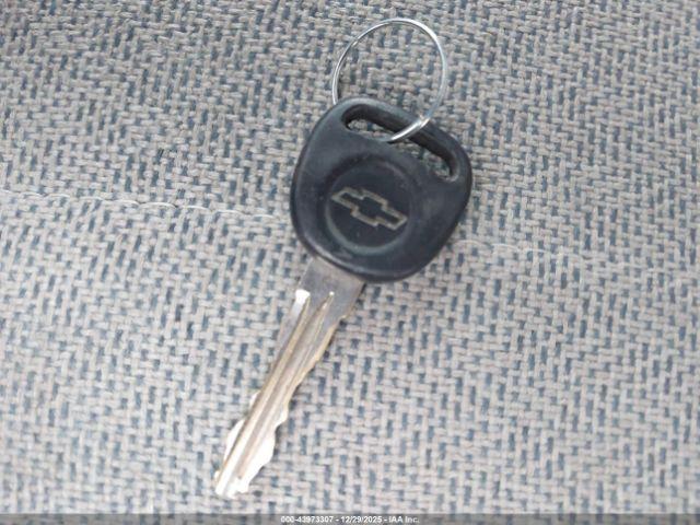 Chevrolet Express Work Van Image 12