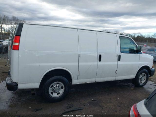 Chevrolet Express Work Van Image 14