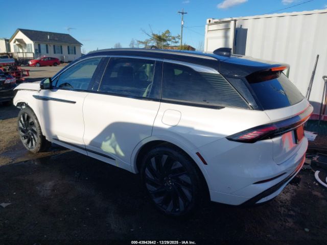 Lincoln Nautilus Black Label Image 12