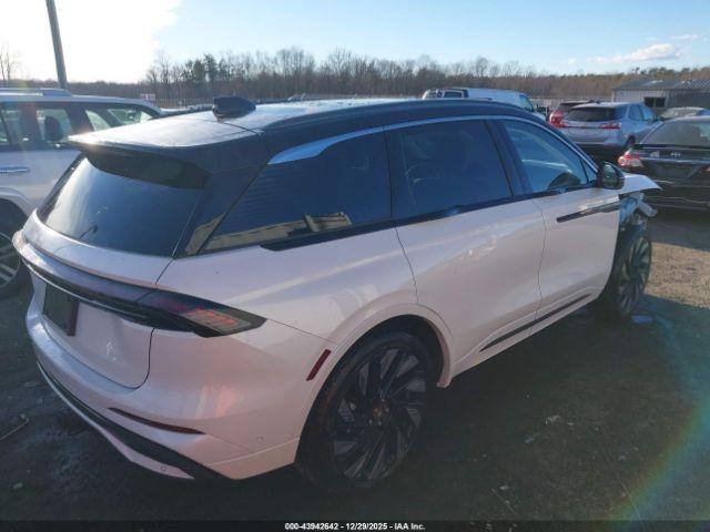 Lincoln Nautilus Black Label Image 15