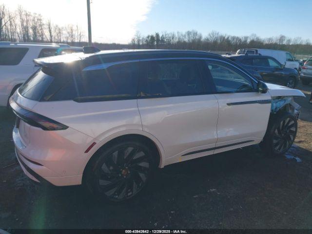 Lincoln Nautilus Black Label Image 2