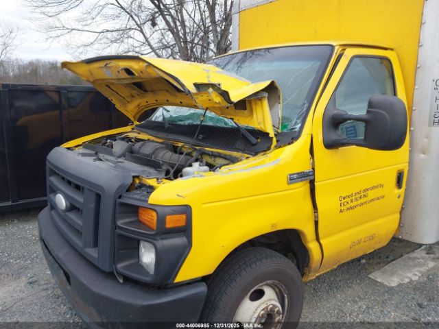 Ford E-350 Image 13