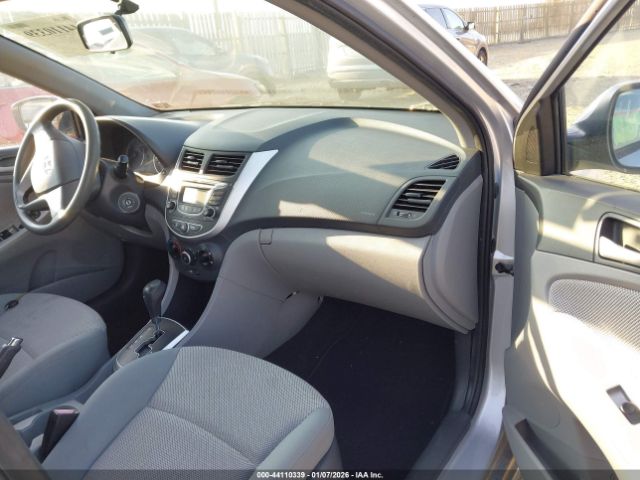 Hyundai ACCENT Gls Image 4