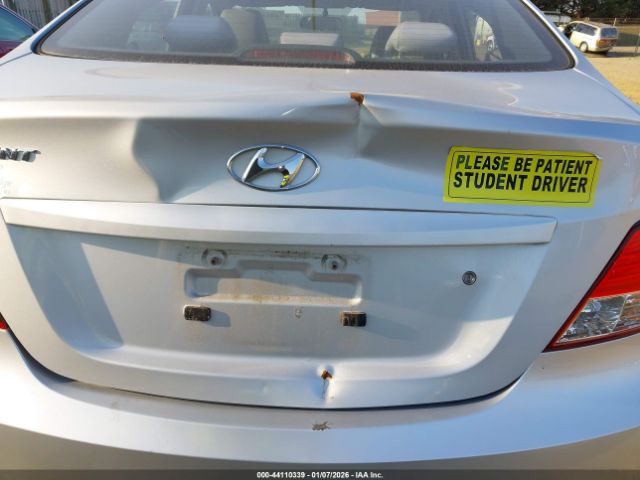 Hyundai ACCENT Gls Image 9