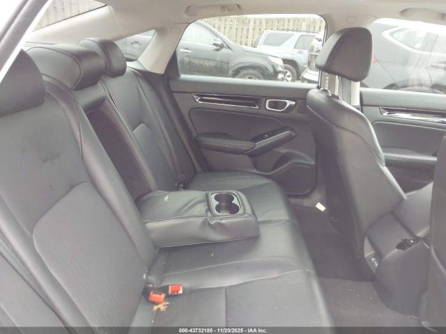 Honda Civic Touring Image 13