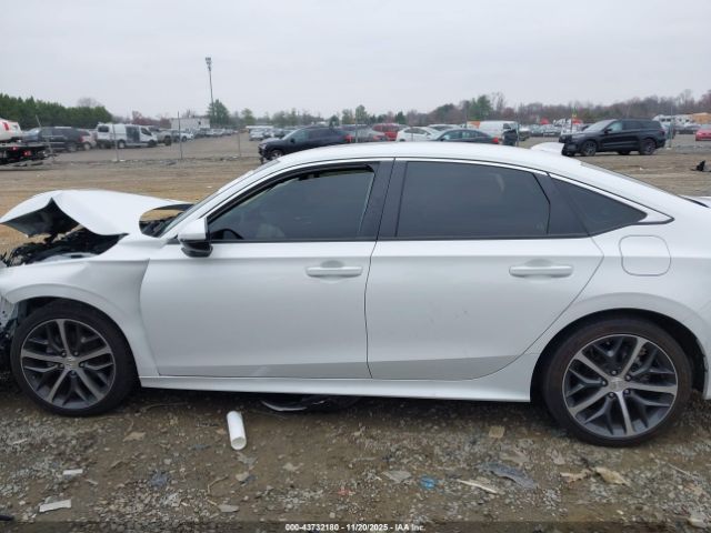 Honda Civic Touring Image 9