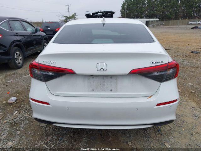 Honda Civic Touring Image 12