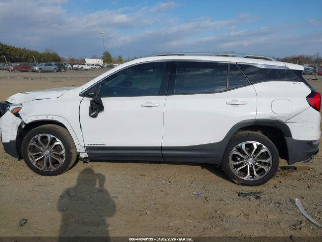 GMC Terrain Slt Image 2