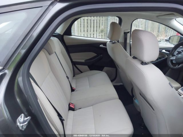 Ford Focus Se Image 6